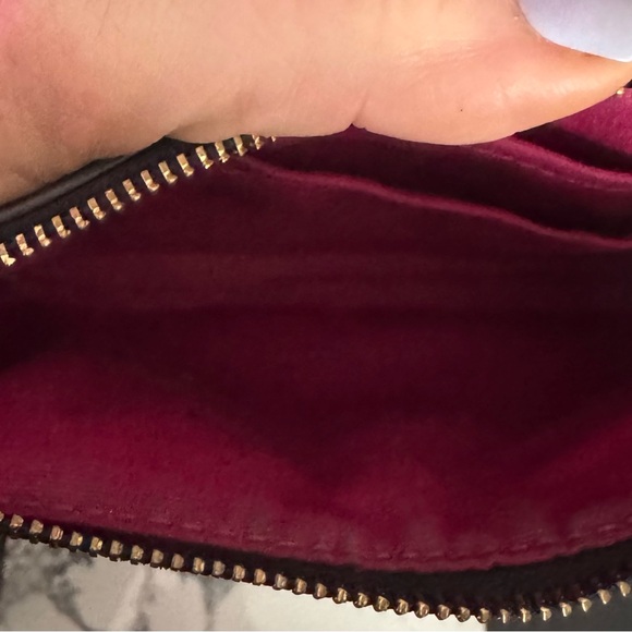 Coach - Picture 3 of 4